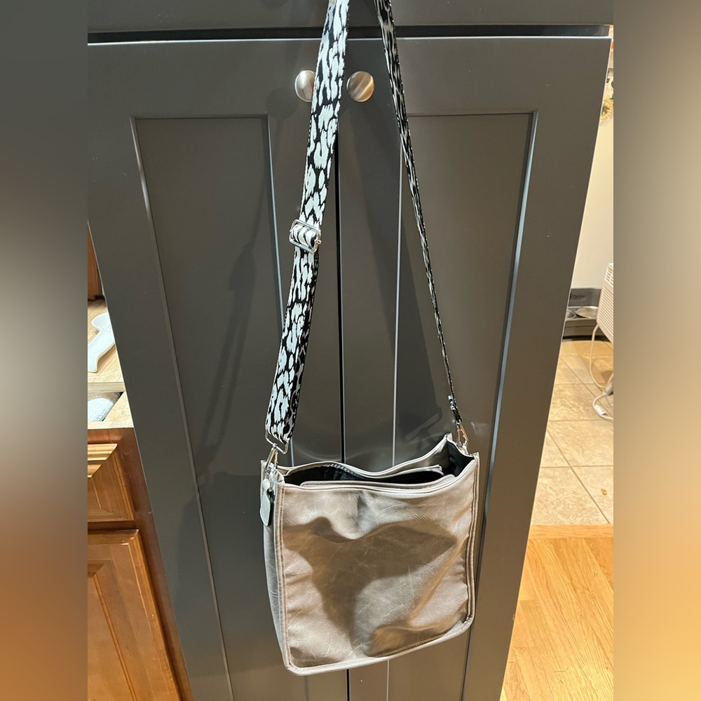 Gray cross body with print strap
